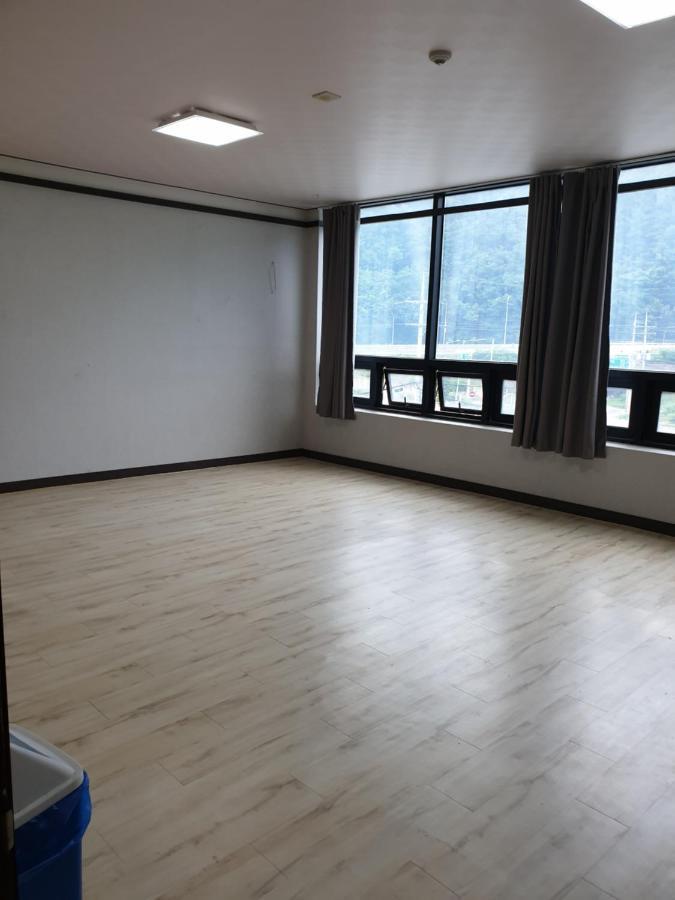 Ekonomy Hotel Jeongseon Dış mekan fotoğraf